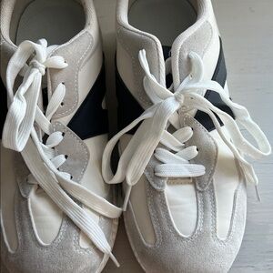 Chouiss walking shoes sneakers sz 40 EU 9 US